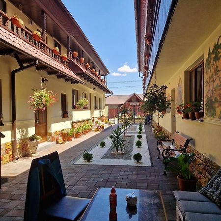Casa Luca Hotel Sâmbăta de Sus Exterior photo