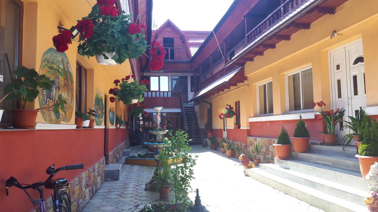Casa Luca Hotel Sâmbăta de Sus Exterior photo
